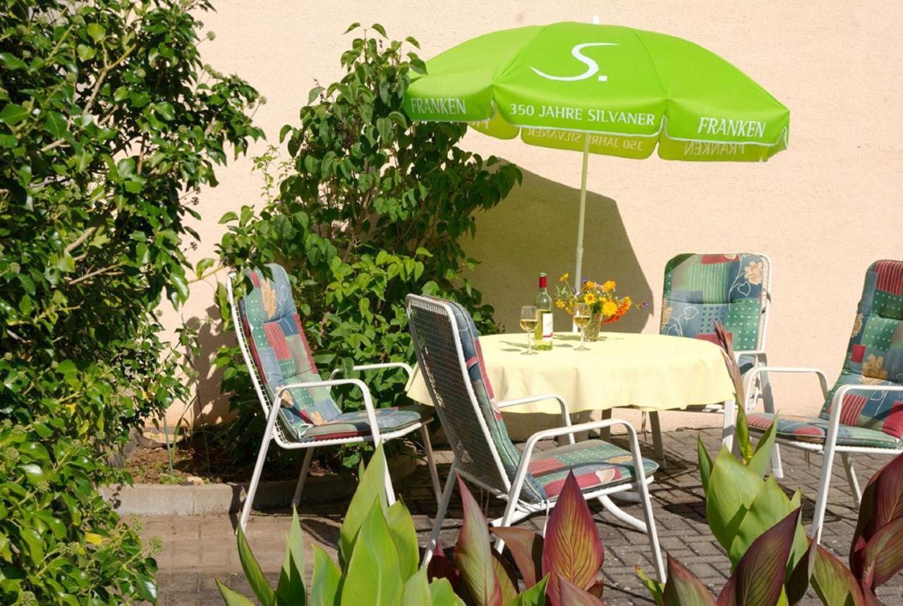 Weingut & Ferienwohnungen Kirch Nordheim am Main Ngoại thất bức ảnh